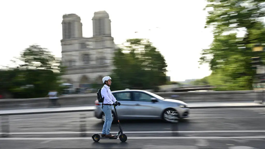 Paris Imposes Strict New Safety Rules for Electric Scooter Riders